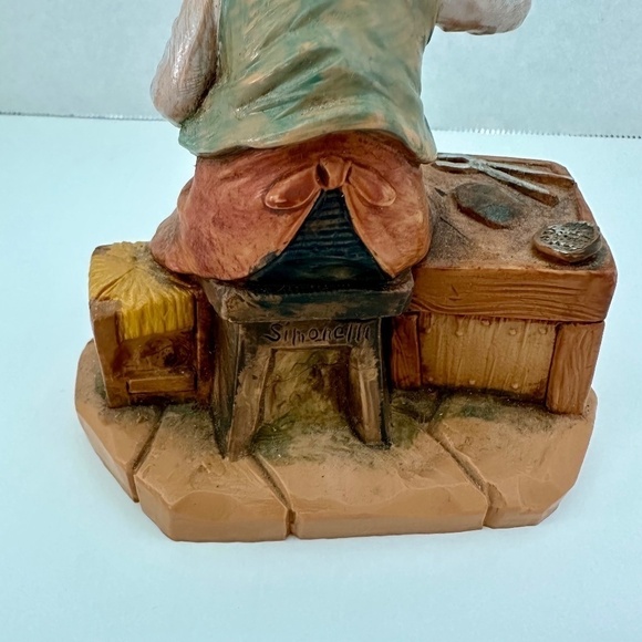 Fontanini Figure Shoemaker Titus 5" Centennial Collection with Box - Picture 7 of 7